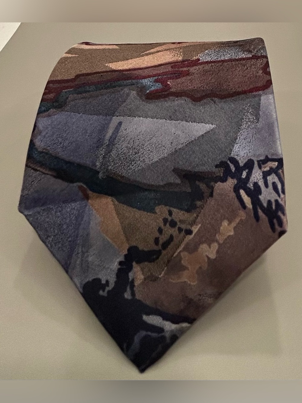 Vintage 90’s 100% polyester Made in the USA Executive Collection Camouflage